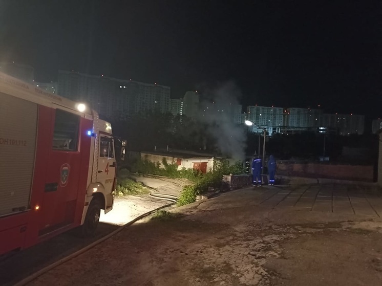 В Курске потушили пожар на кухне квартиры