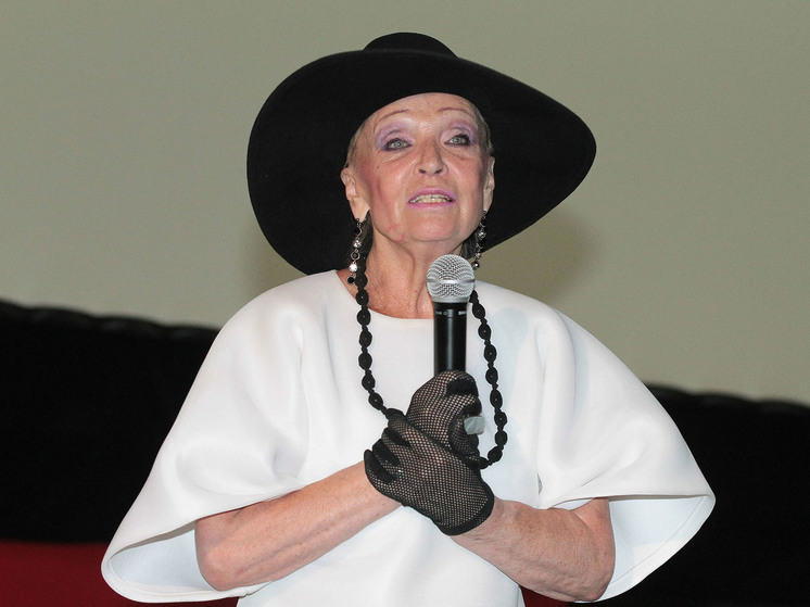 Mash: актриса Светлана Светличная отказалась лечить онкологическое заболевание