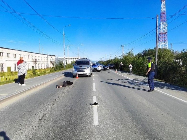 В Салехарде пьяный пешеход «выпал» с тротуара под колеса авто