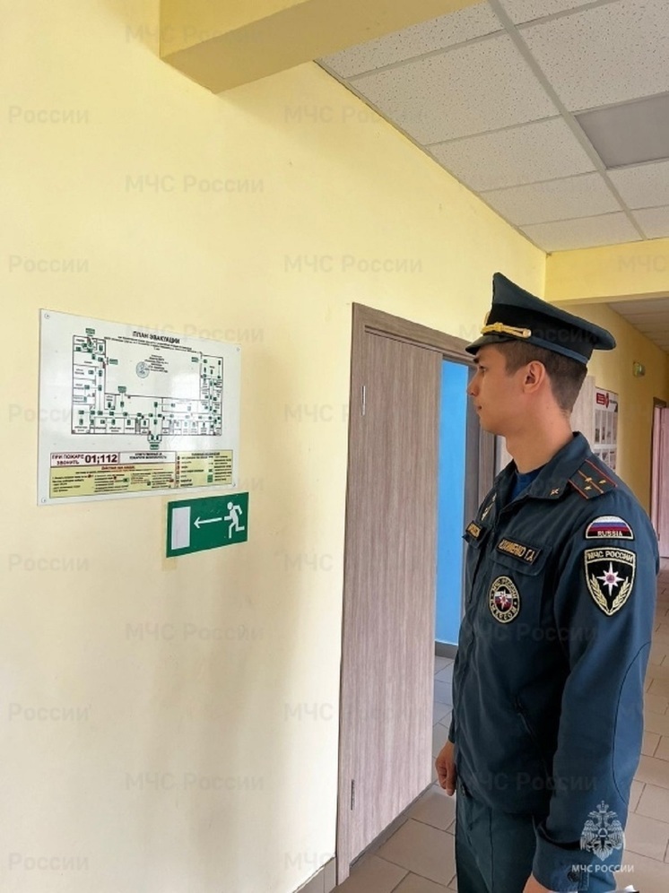 Орловские спасатели проверяют школы перед новым учебным годом