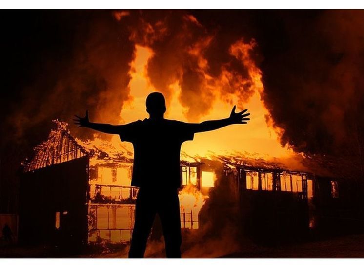 В Смоленском районе оперативники взяли пиромана