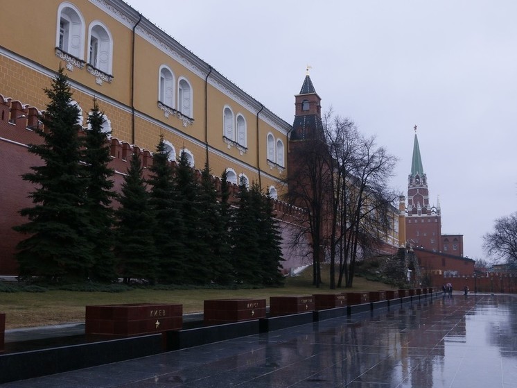 Жители Москвы вышли на демонстрацию против открытия хостела для мигрантов в жилой многоэтажке