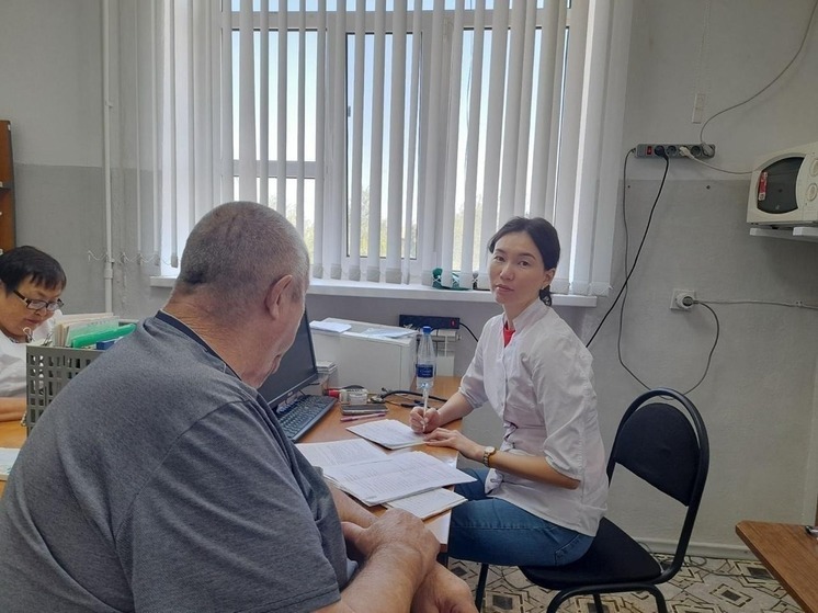 Врачи из Элисты провели прием пациентов в Яшкульском районе