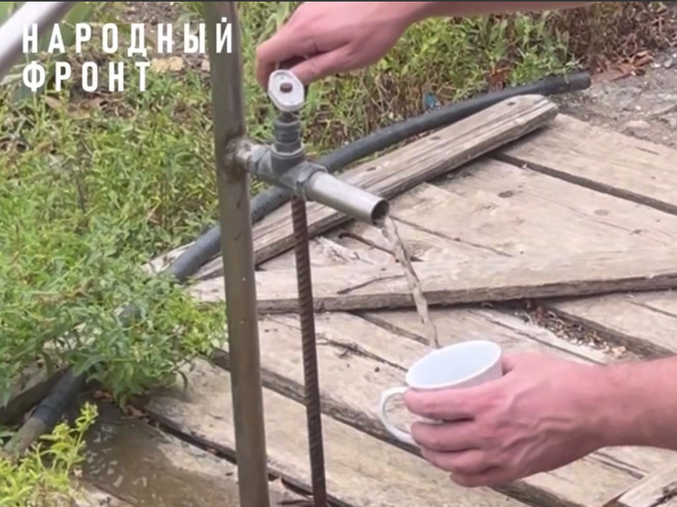 В один из поселков Херсонщины активисты вернули воду