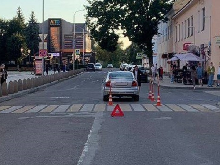 В Старой Руссе на пешеходном переходе сбили подростка