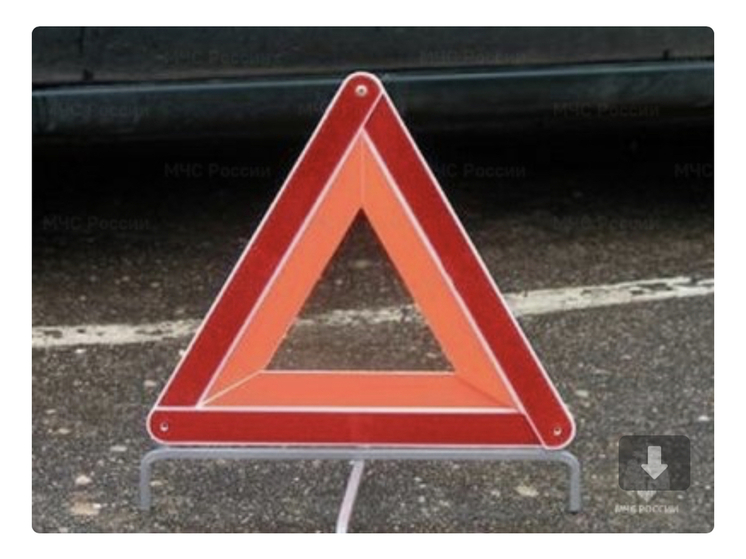 В Смоленском районе произошел наезд легкового автомобиля "BMW" на препятствие