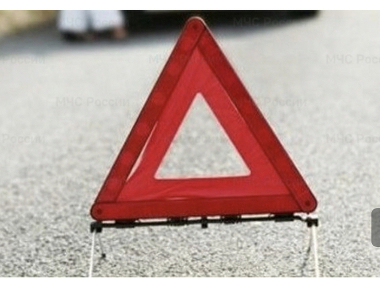 В Шумячском районе произошло столкновение 2-х легковых автомобилей "Volkswagen" и "Lada"