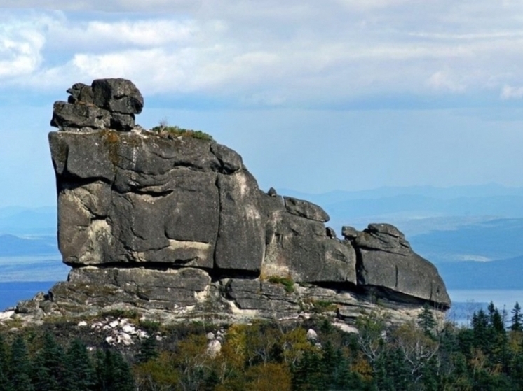 Туристы в Хабаровском крае могут покорить наивысшую точку Сихотэ-Алиня и увидеть загадочное место