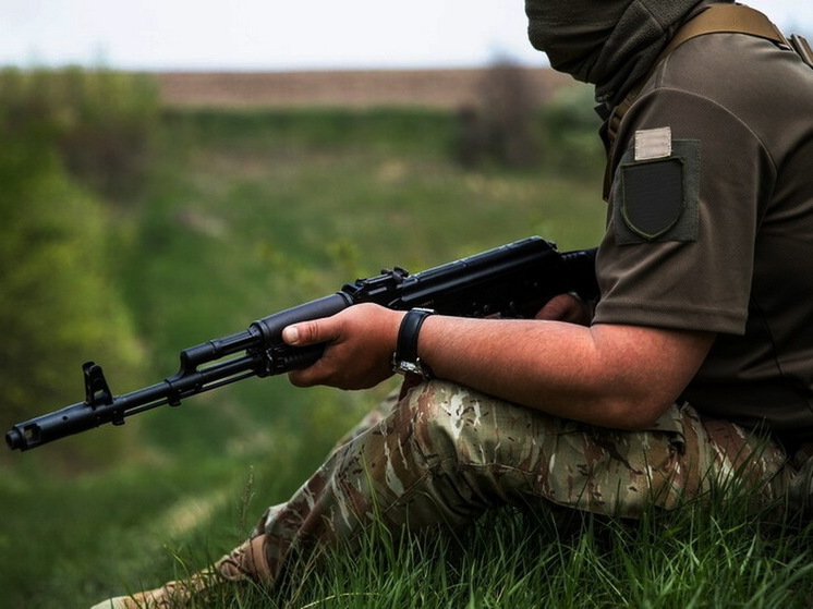 SHOT раскрыл личность военного в немецкой каске, издевавшегося над пенсионером под Курском