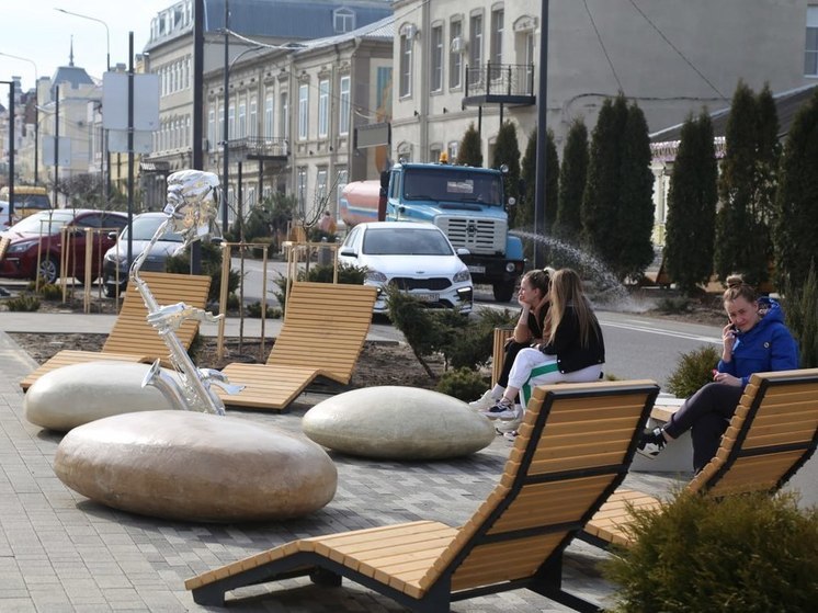 В Армавире женщина, пытаясь продать шубу, потеряла крупную сумму денег