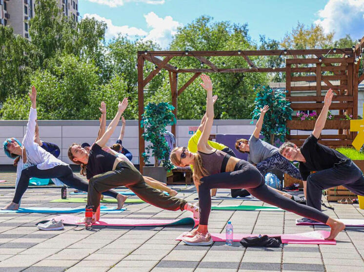 Разминка, музыка и звезды в «Лужниках»