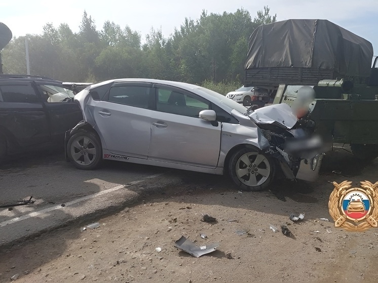 ДТП с легковым автомобилем и большегрузами произошло в Хабаровском крае