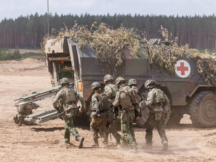 Военный эксперт Марочко: ВСУ перебросили военных медиков из Харьковской области в Сумскую