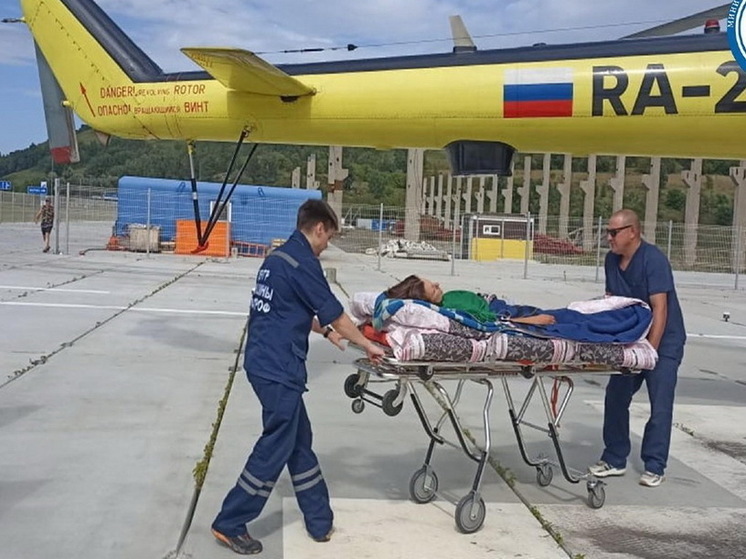 Новосибирскую туристку эвакуировали на вертолете в Республике Алтай