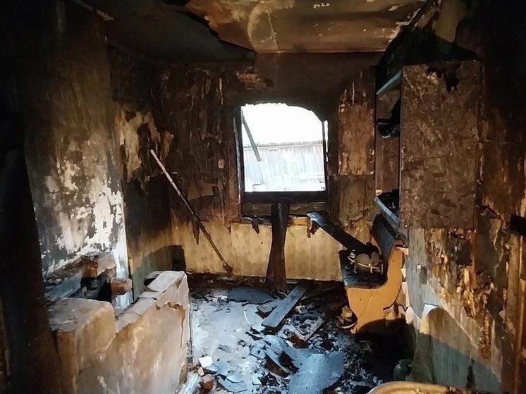 В Вилегодском округе округе горел нежилой дом