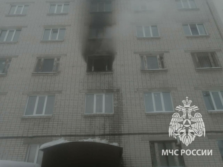 Пожарные спасли 14 человек в Казани из горящего дома