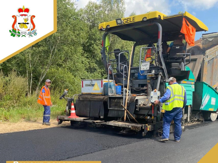 В Смоленском и Краснинском районах проходит ремонт автомобильной дороги