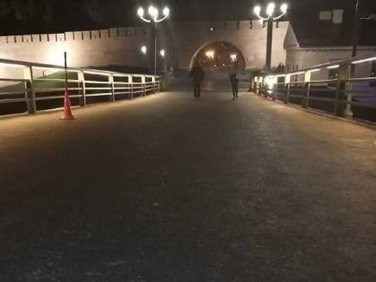В Великом Новгороде электросамокатчик сбил женщину