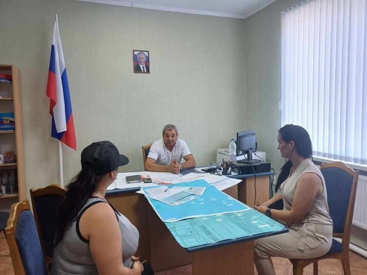 В Костогрызово начальник терротдела провел прием граждан