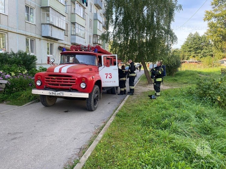 12 человек эвакуировали из горящего дома в тульском поселке Центральный