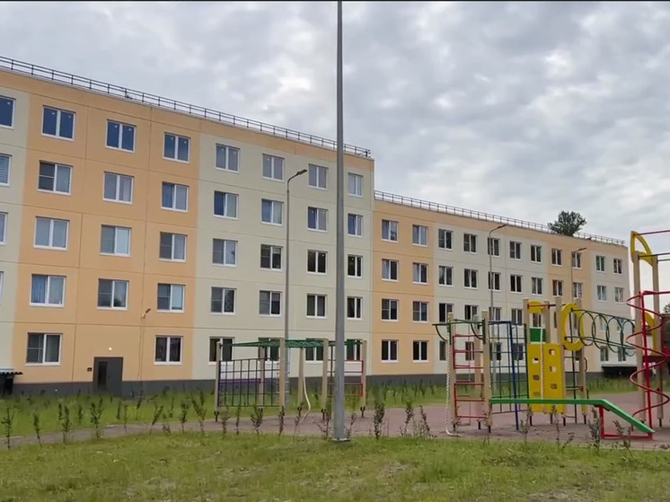 Новый дом для переселенцев в Волхове: Дрозденко оценил комфорт и качество