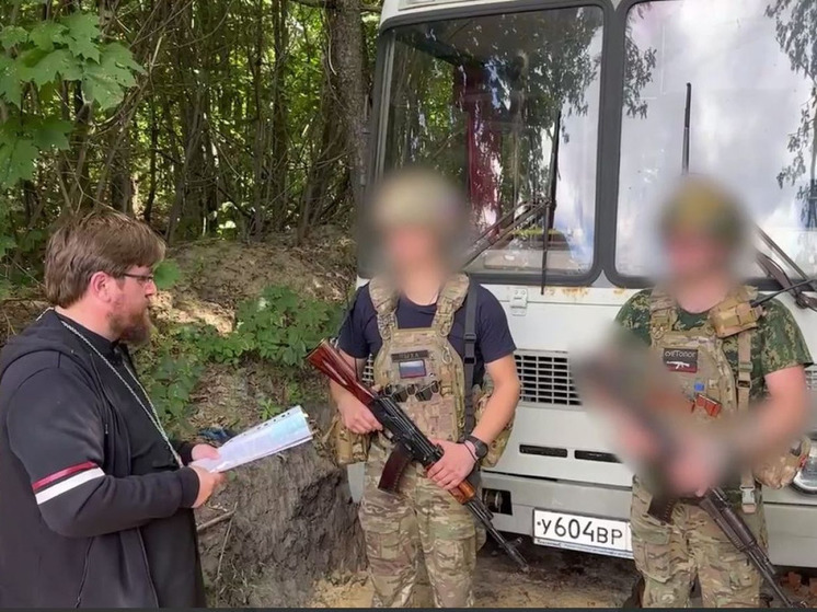 Орловская епархия передала участникам СВО автобус ПАЗ