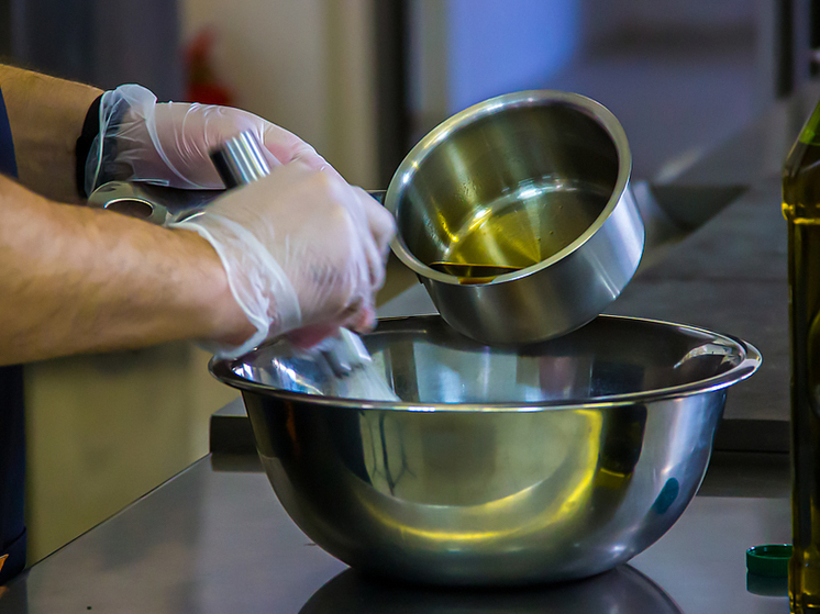 Врачи рассказали, какой жирный продукт спасет от старения сосудов
