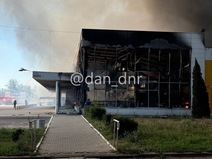 В Донецке представят к наградам сотрудников ТЦ, спасших мирных жителей при обстреле Петровского района