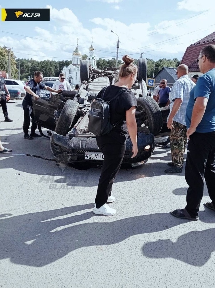 «Пролетел над Ордынкой»: под Новосибирском нетрезвый водитель на Toyota устроил ДТП