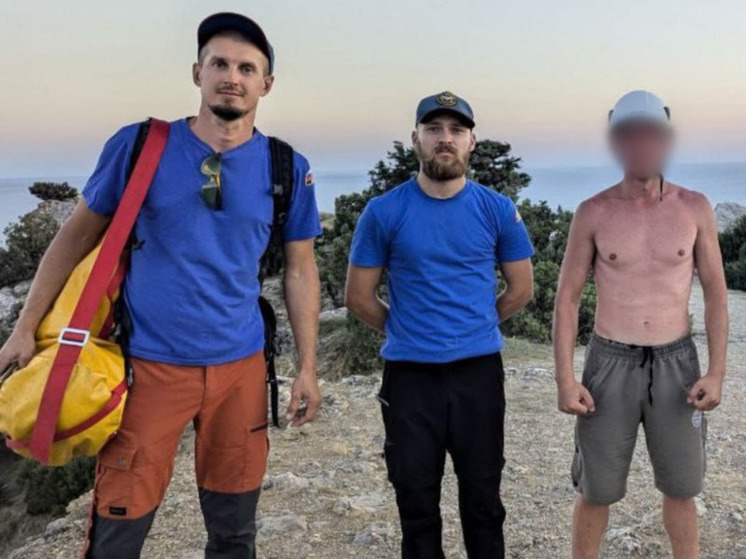Спасатели помогли туристу, который застрял на горе Алчак в Судаке