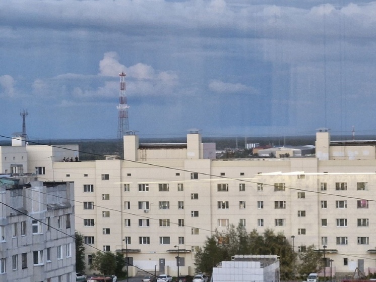 В Надыме выходы на крыши многоэтажек закроют после опасных подростковых развлечений