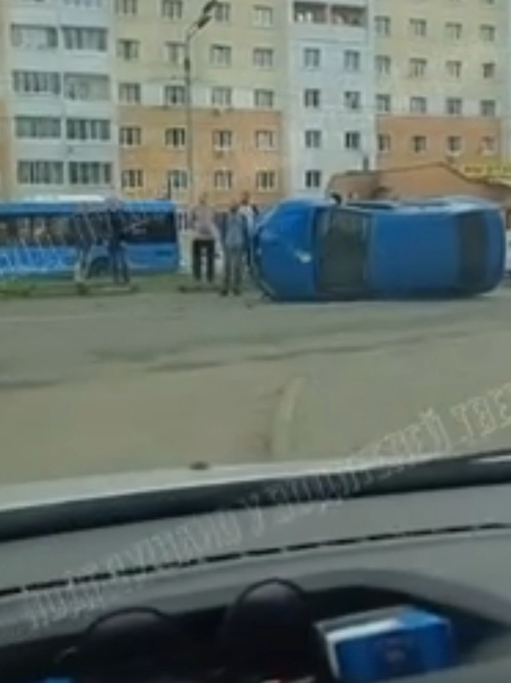 На Паши Савельевой в Твери произошло ДТП с "перевертышем"