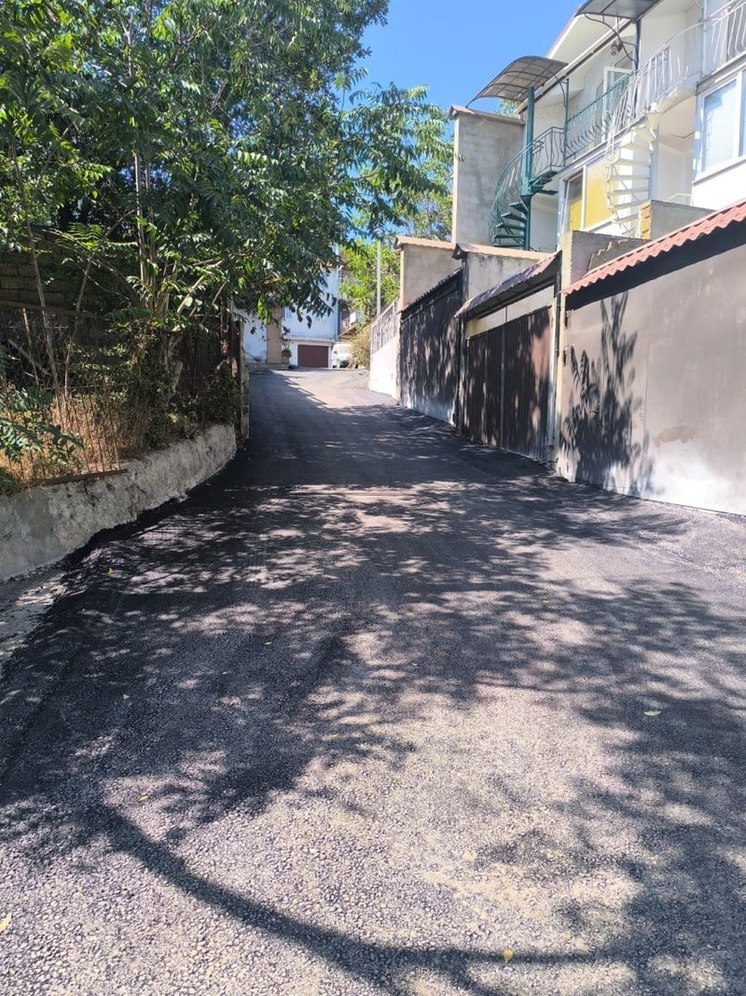 В Алуште капитально отремонтировали 2,5 км дорог в этом году