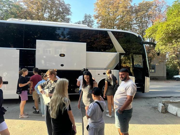 Детей из Херсонской области отправили на отдых в Крым