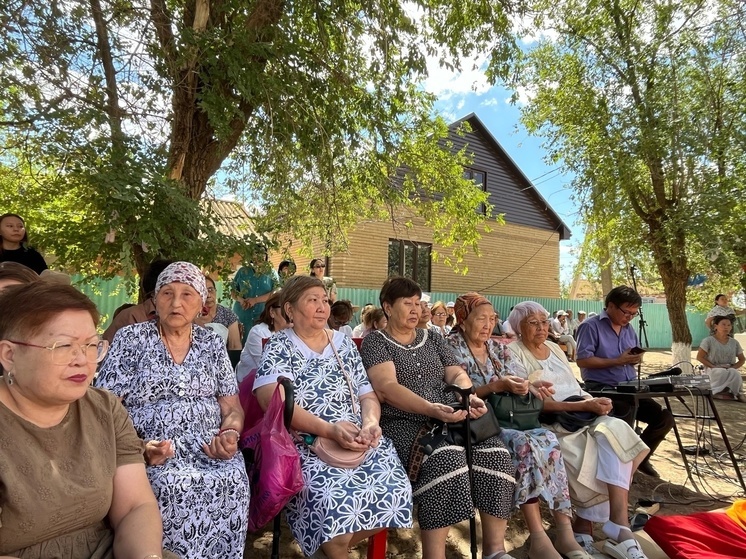 В райцентре Калмыкии сделали подношение божеству Огня