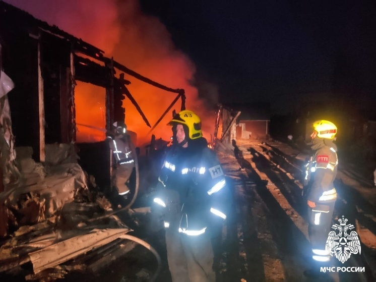 Два дома вчера сгорели в деревне Костромского района