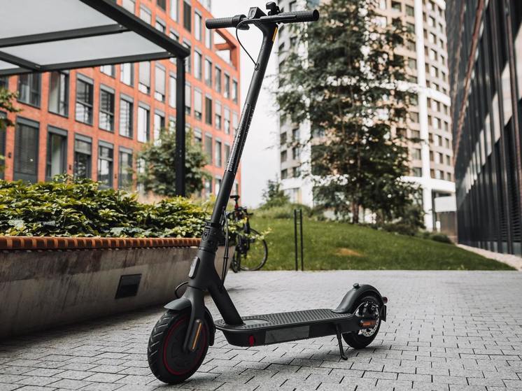 В Демидове молодой человек разбился на электросамокате