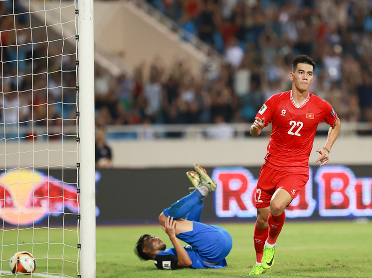 Золотые воины на боевых слонах