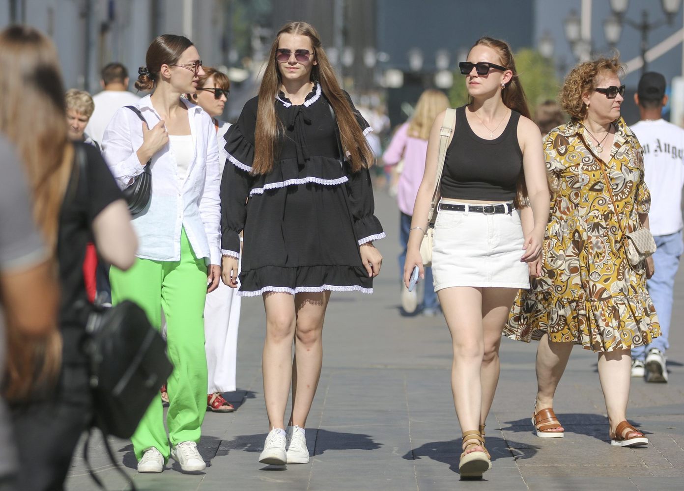  Сегодня в Москве самый теплый день августа: кадры жаркого лета