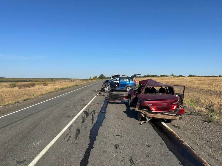 В ЛНР выезд на встречную полосу закончился смертельным ДТП