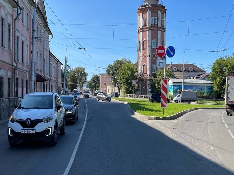 С улицы Мира на улицу С. Орлова в Вологде разрешен поворот для экскурсионных автобусов