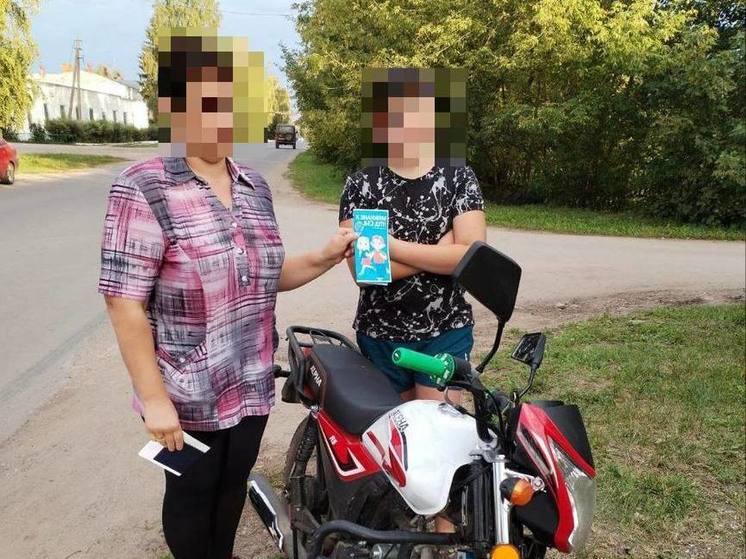 В Сапожсковском районе сотрудники ГАИ остановили 13-летнего мальчика на мопеде