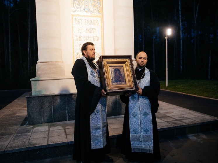 Казанская икона Божией Матери завершила путь по Новгородской епархии
