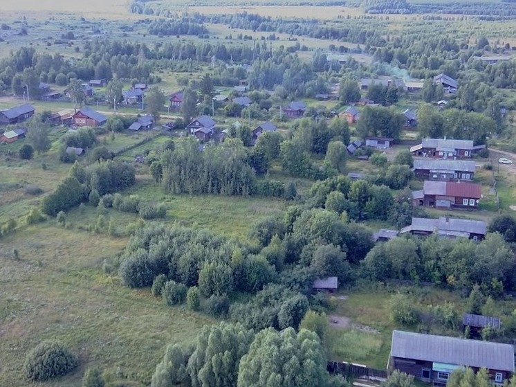 Здание дома культуры в поселке Завражье Кадыйского района подвели под крышу