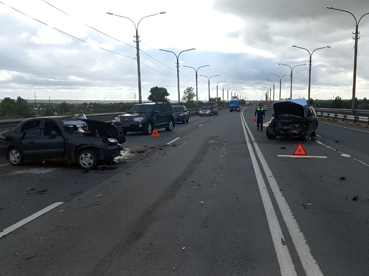 В Архангельске на Краснофлотском мосту произошло серьезное ДТП