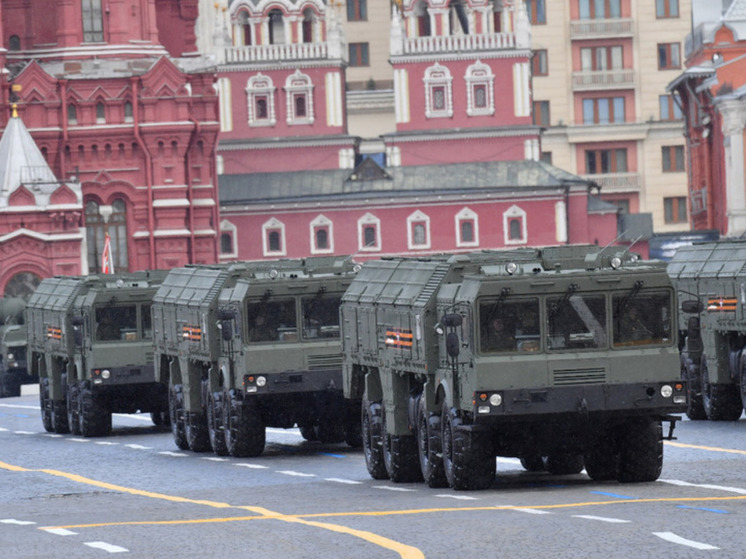 Офицер Дэвис: Запад никогда не достигнет уровня России в сфере ВПК