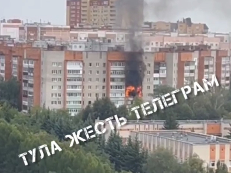 На Калужском шоссе горит квартира
