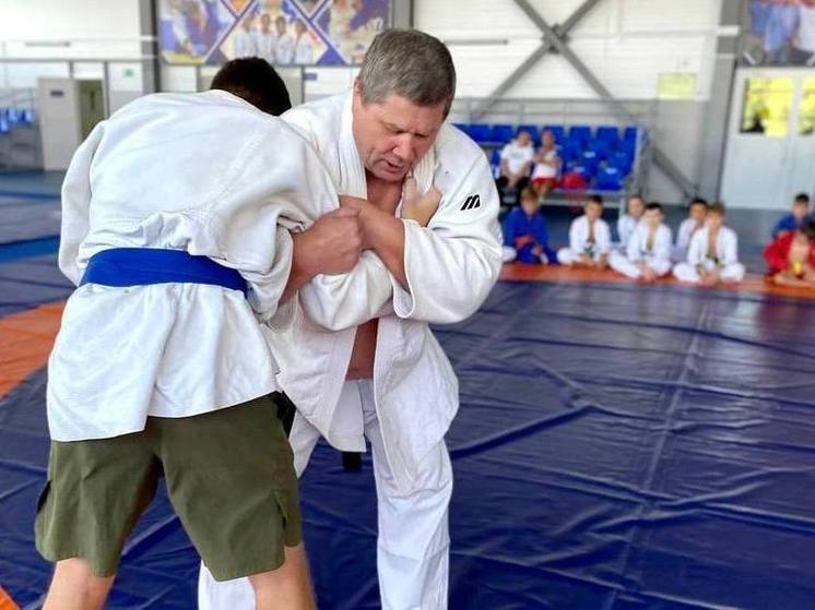 Для юных ейчан провели занятие по дзюдо с чемпионом Европы