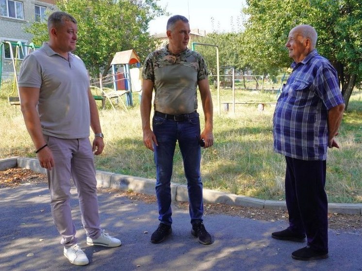 Глава Рыльского района призвал местных жителей пока не возвращаться домой