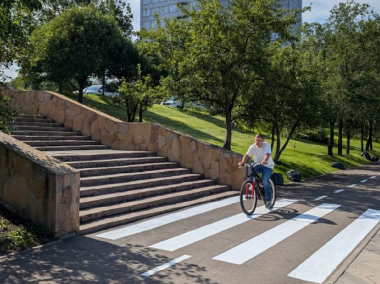 В Красноярске на Ярыгинской набережной сделали велодорожку